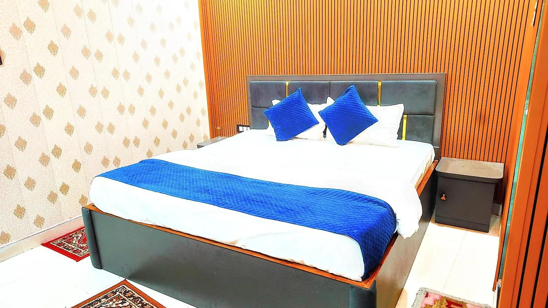 Hotel R K Villa 700 Mtr From Kashi Vishwanath Temple Varanasi Indien