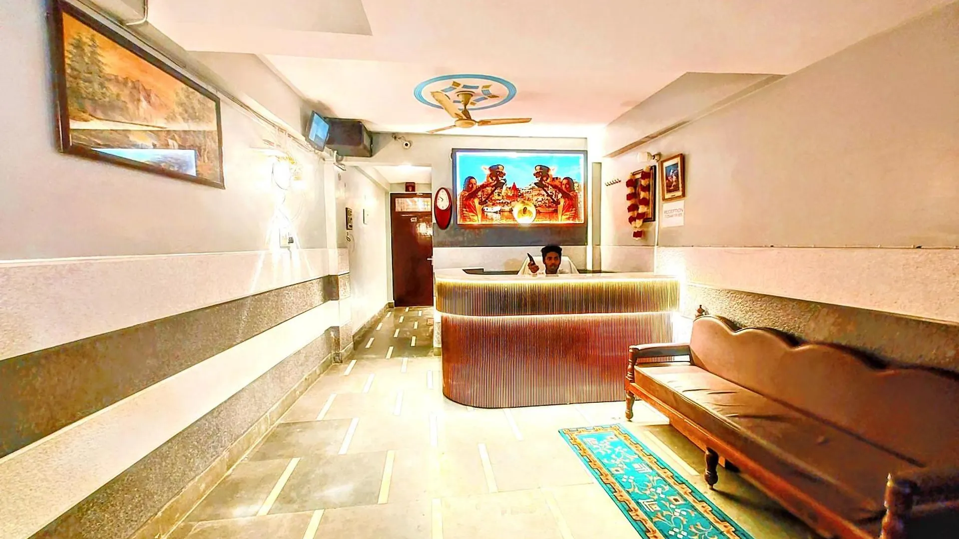 Hotel R K Villa 700 Mtr From Kashi Vishwanath Temple Varanasi