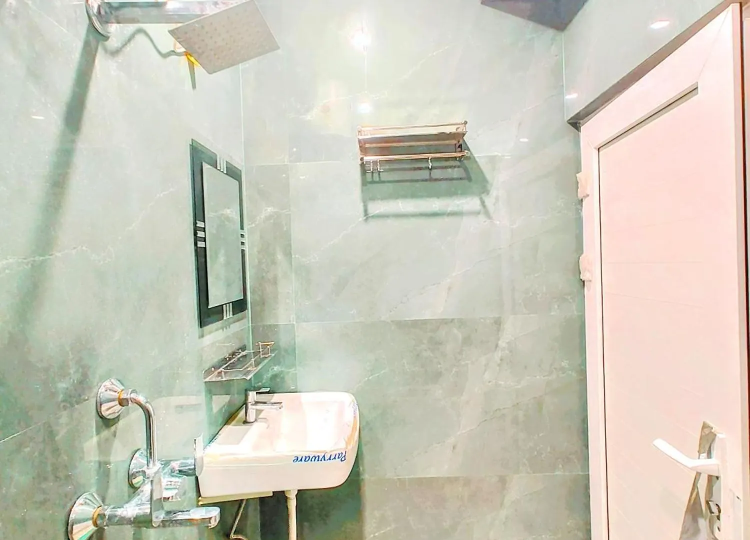 Hotel R K Villa 700 Mtr From Kashi Vishwanath Temple Varanasi