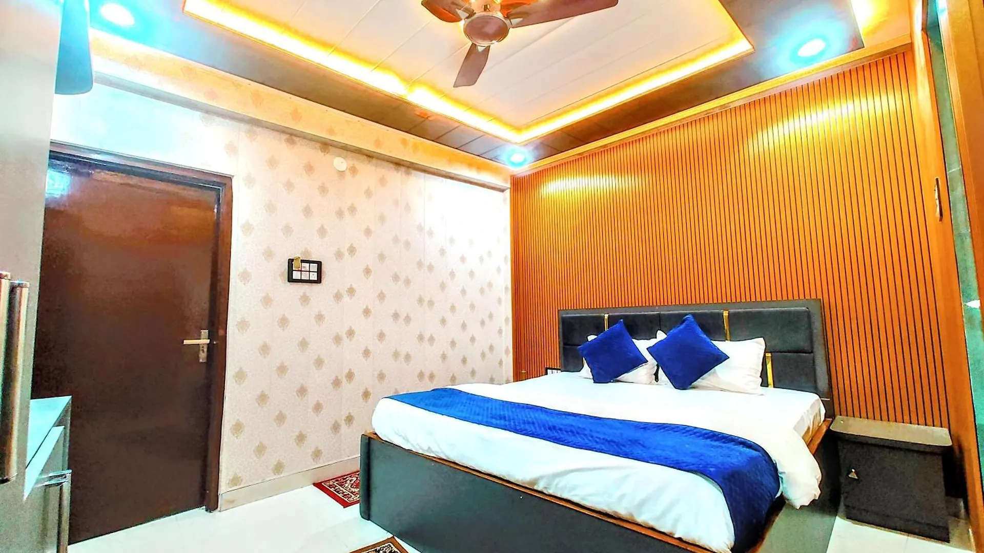 Hotel R K Villa 700 Mtr From Kashi Vishwanath Temple Varanasi India