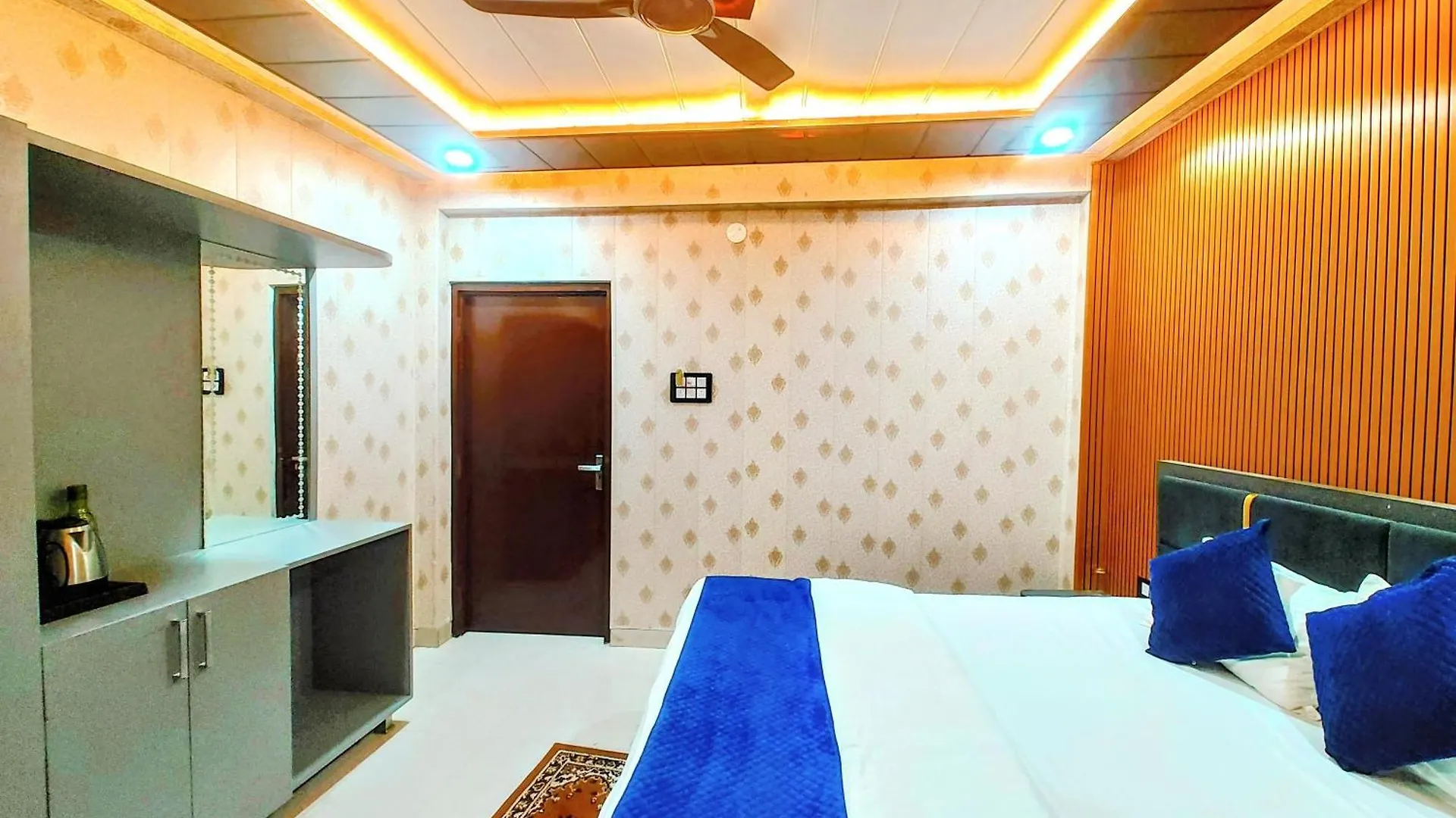 Hotel R K Villa 700 Mtr From Kashi Vishwanath Temple Varanasi India